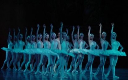 Saint Petersburg Ballet in scena con ‘Il lago dei cigni’
