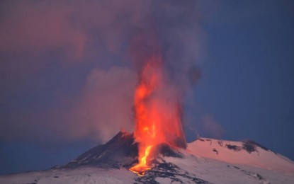 Etna, la spettacolare eruzione e le antiche leggende
