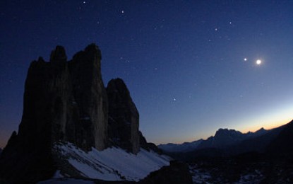 Marzo 2012, congiunzione astrale: Giove, Venere e la Luna risplendono nel cielo