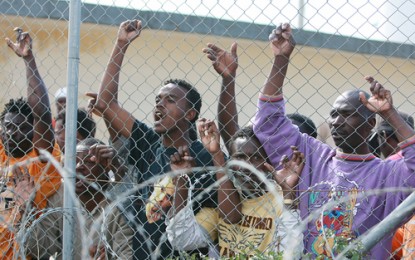 LasciateCIEntrare: una campagna per chiedere libertà di informazione sui CIE