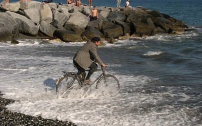 Trofeo Fantozzi: parte dal Porto Antico la corsa più pazza dell’anno