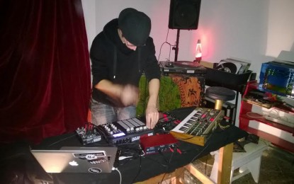 Stév al Garage 1517: acustica ed elettronica si incontrano
