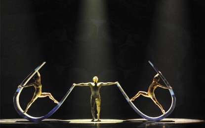 Alchemy: spettacolo di danza dedicato ai quattro elementi con i Momix