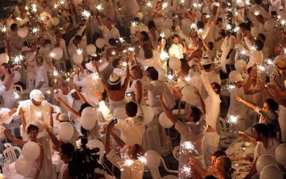 Cena in bianco, unconventional dinner. La location di quest’anno è piazza Caricamento