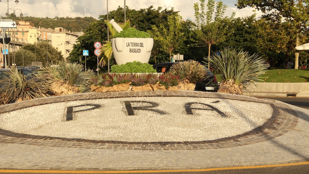 Pra’, tra il nuovo monumento dedicato al basilico e un’identità andata perduta