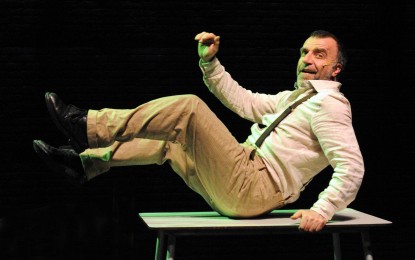 Ugo Dighero e il suo “Mistero buffo” per omaggiare Dario Fo