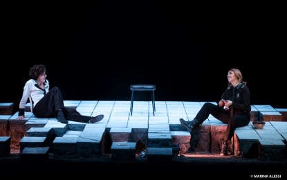 Marina Massironi in scena con Rosalyn