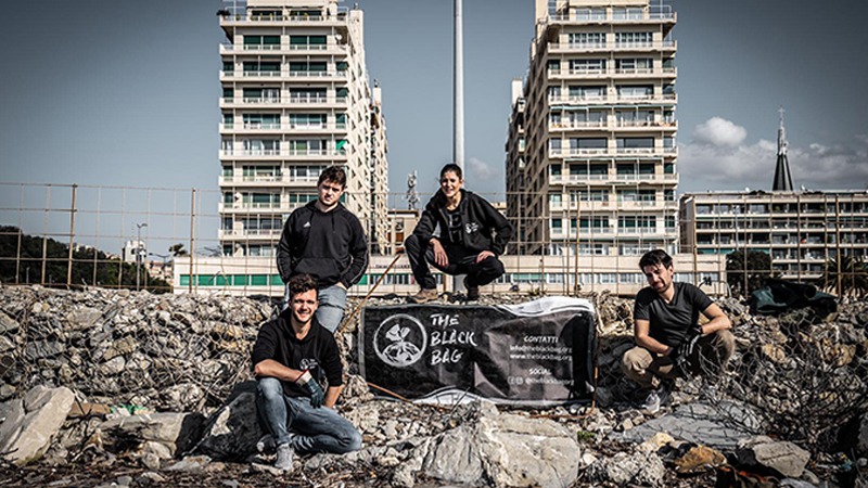 The Black Bag, come ripulire il mondo dalle nostre cattive abitudini